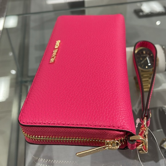 MICHAEL KORS
Leather Continental Wristlet Phone Case Wallet 
Electric Pink 
NWT - Picture 14 of 16